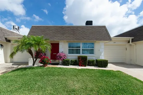 6915 Versailles N Pinellas Park FL 33781