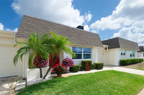 6915 Versailles N Pinellas Park FL 33781
