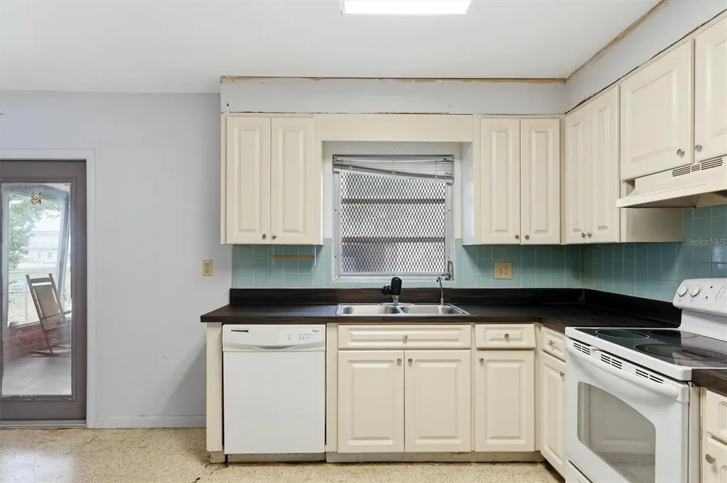 3316 Jolson Drive Sarasota FL 34237
