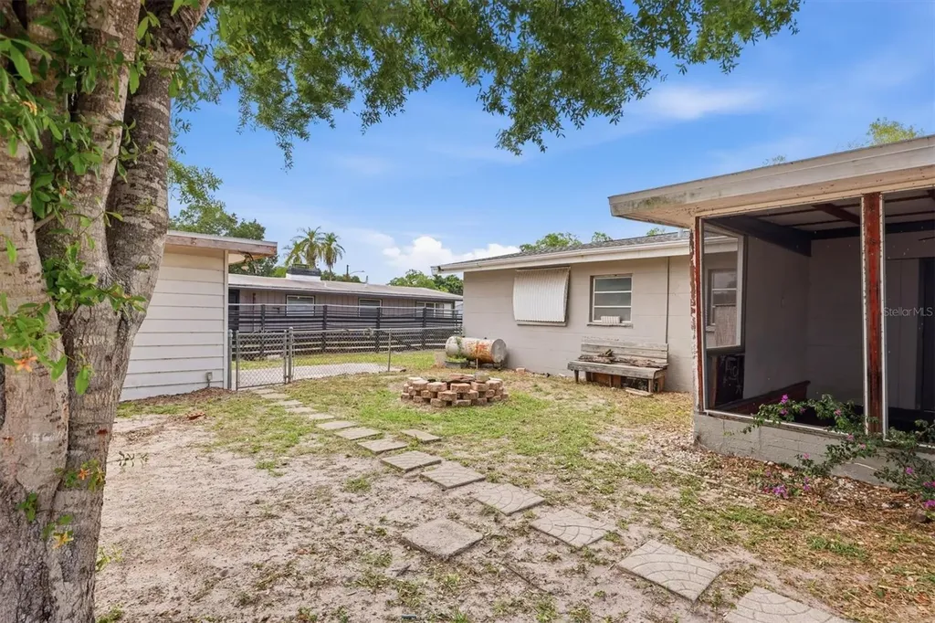 3316 Jolson Drive Sarasota FL 34237