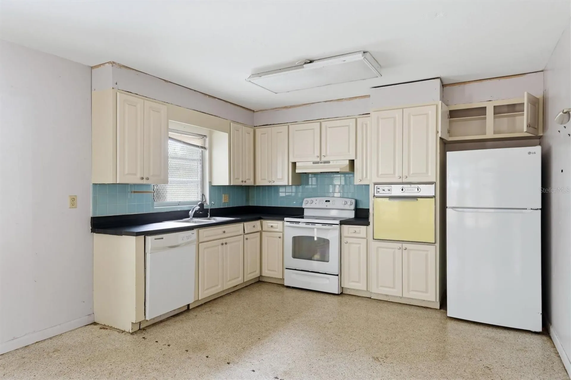 3316 Jolson Drive Sarasota FL 34237