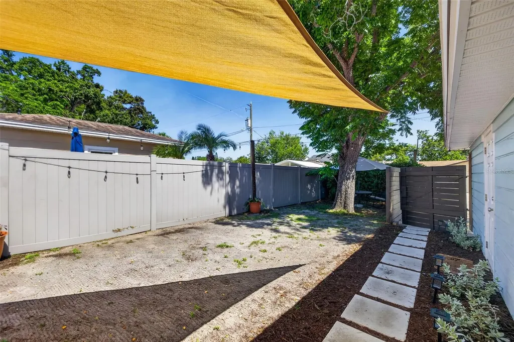 539 36th Avenue N St Petersburg FL 33704