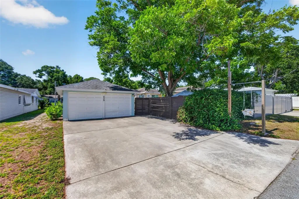 539 36th Avenue N St Petersburg FL 33704