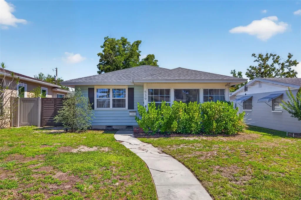 539 36th Avenue N St Petersburg FL 33704