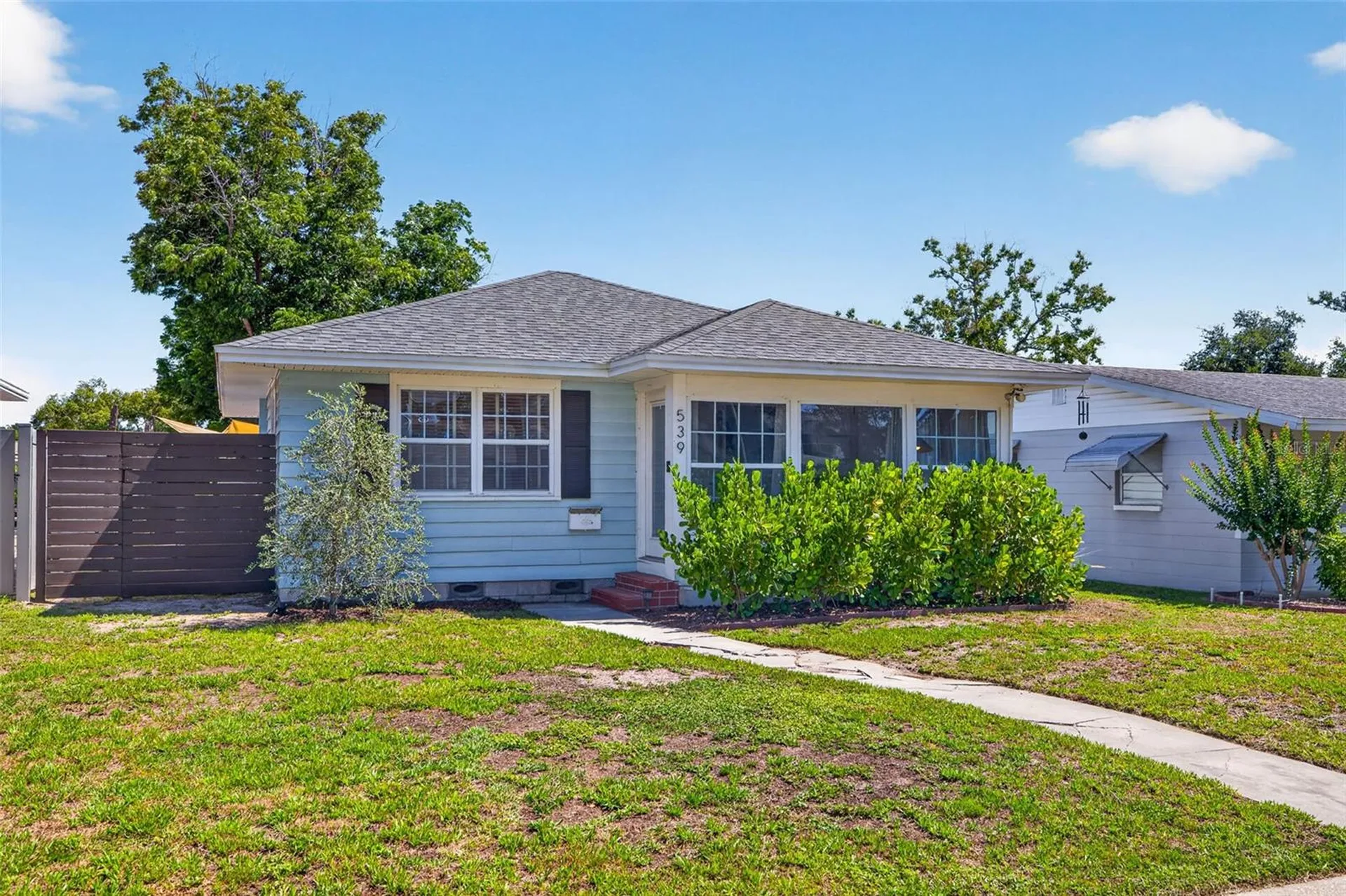 539 36th Avenue N St Petersburg FL 33704