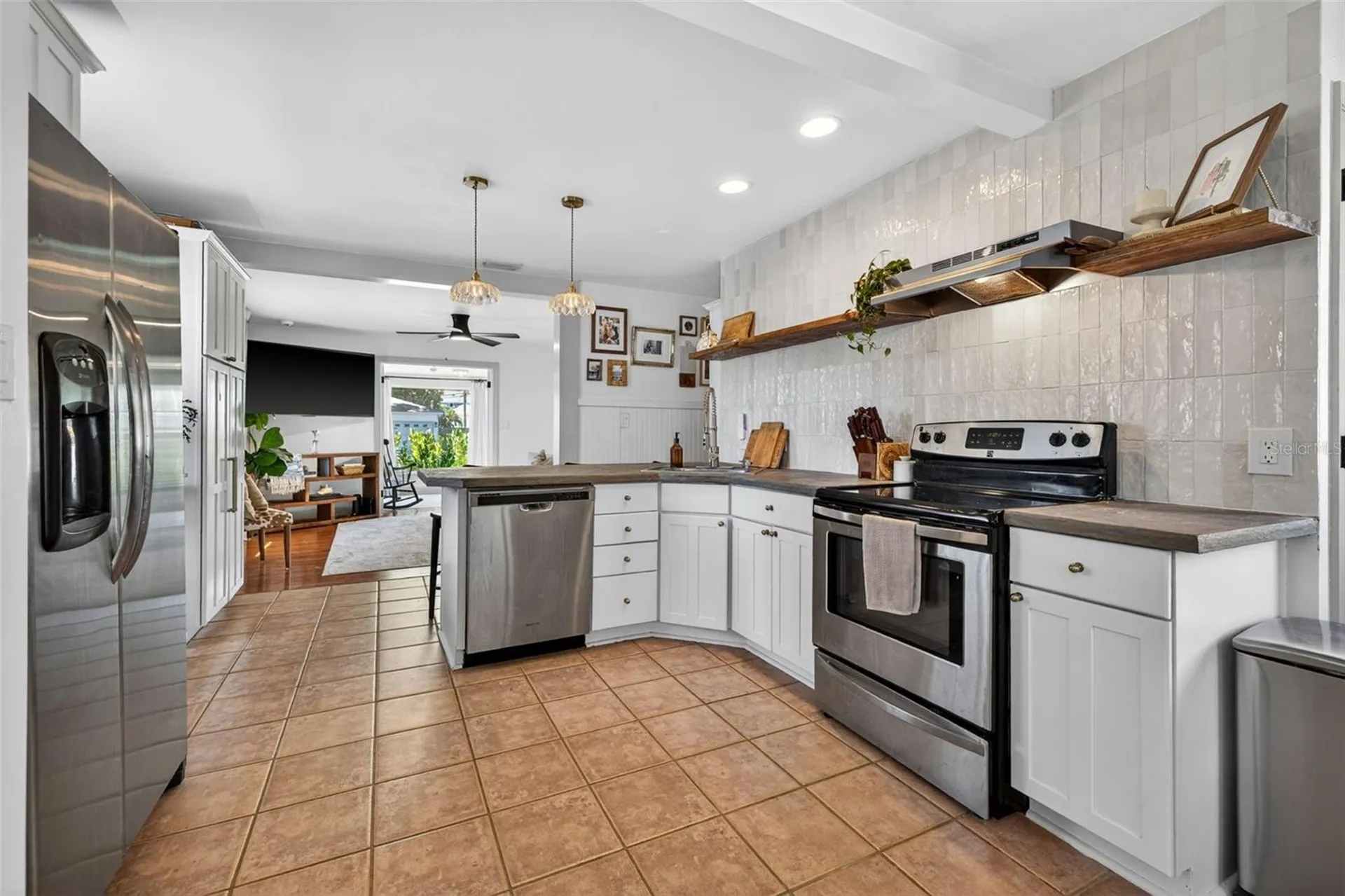 539 36th Avenue N St Petersburg FL 33704