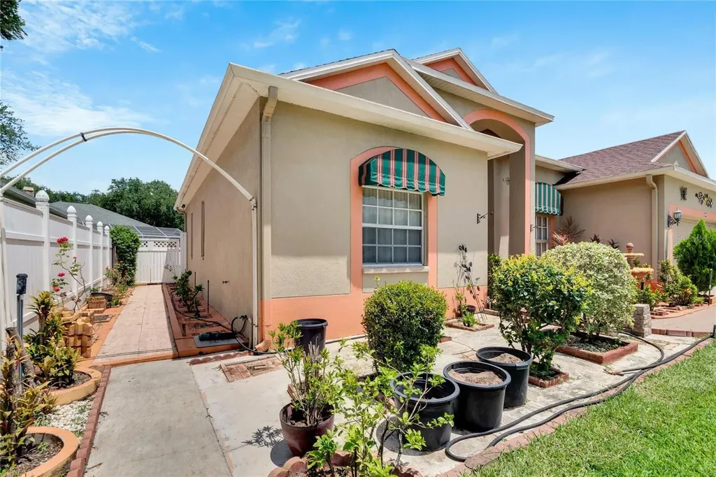 813 Innergary Place Valrico FL 33594