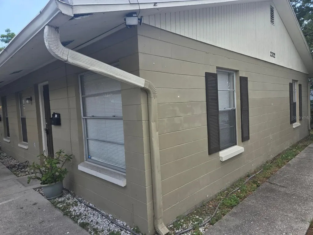 2322 W Saint John Street Tampa FL 33607