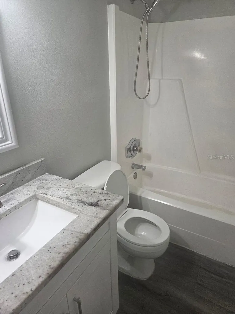 2322 W Saint John Street Tampa FL 33607