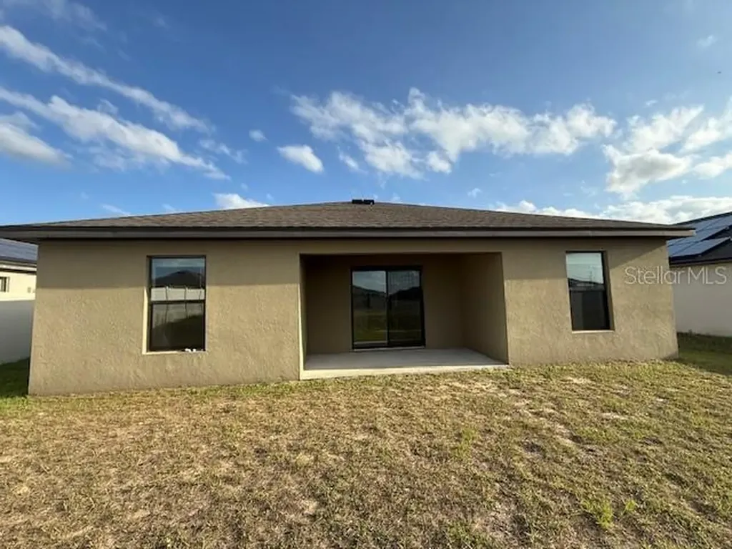 1884 Amber Sweet Circle Dundee FL 33838