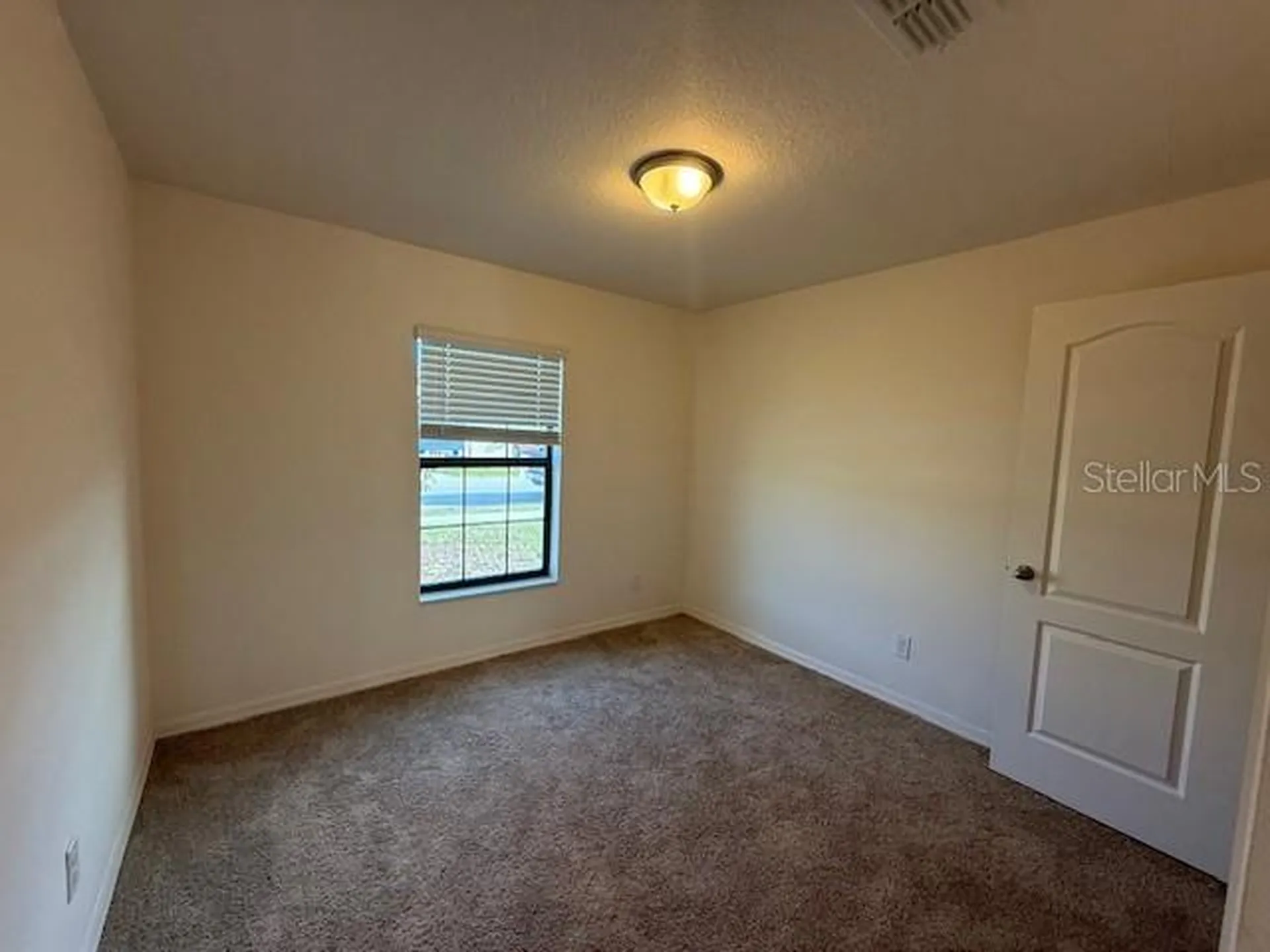 1884 Amber Sweet Circle Dundee FL 33838