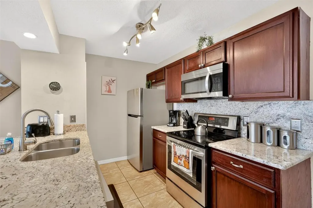 8718 Rain Forest Place Kissimmee FL 34747