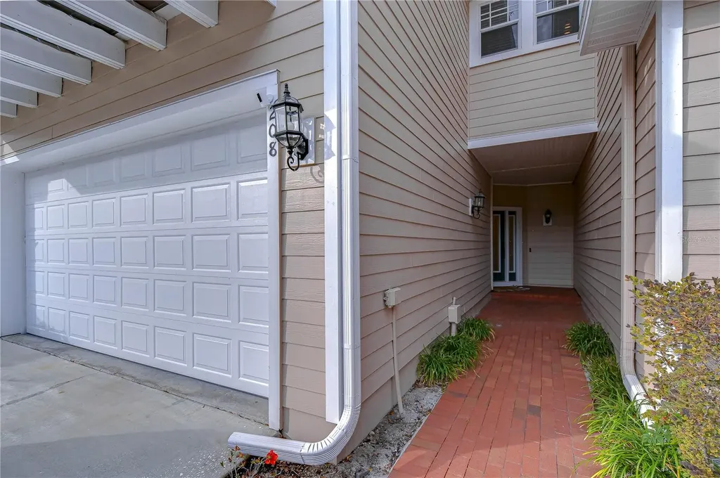 208 Elm View Court Brandon FL 33511