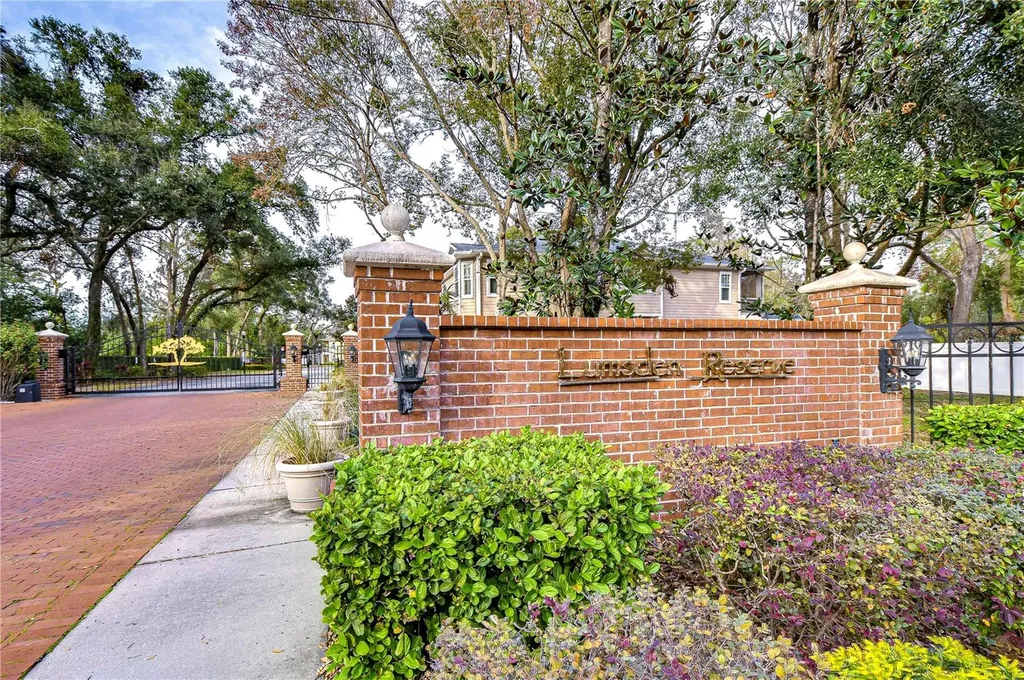 208 Elm View Court Brandon FL 33511