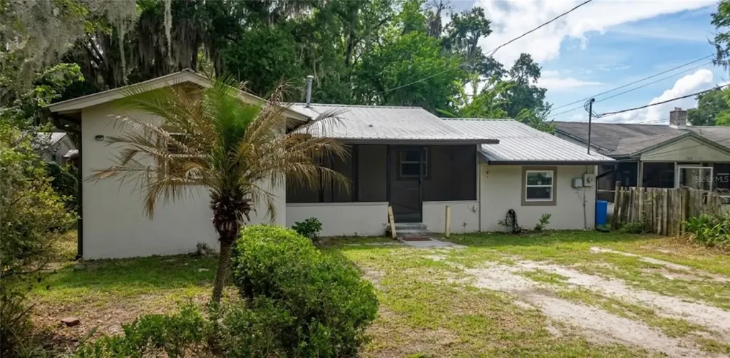 210 S 15th Street Palatka FL 32177