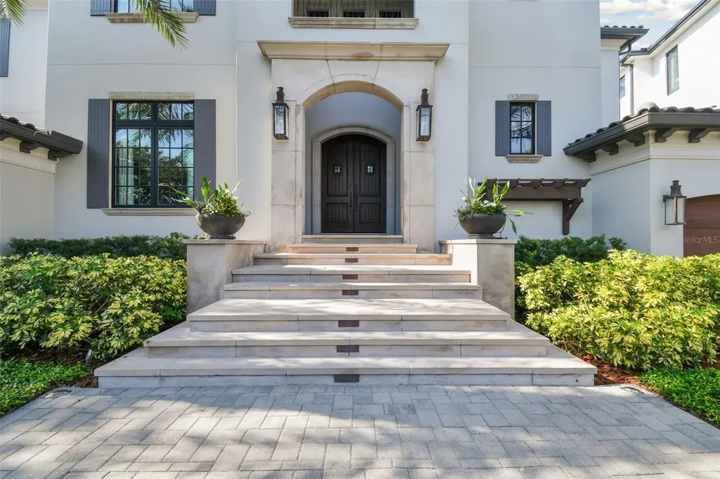 5120 W Longfellow Avenue Tampa FL 33629