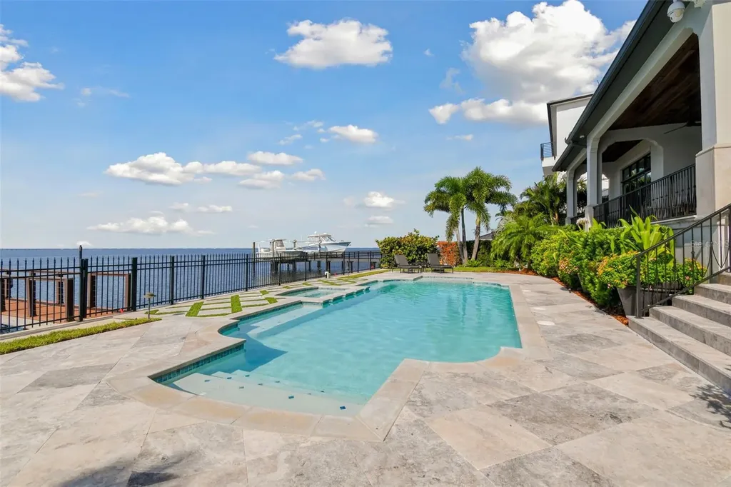 5120 W Longfellow Avenue Tampa FL 33629
