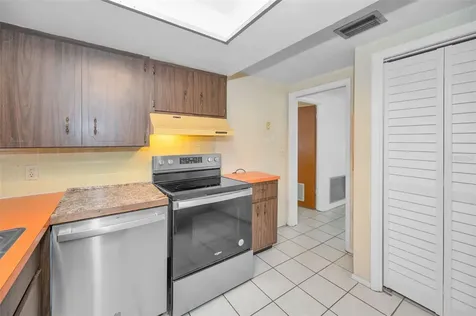 6136 11th Avenue New Port Richey FL 34653