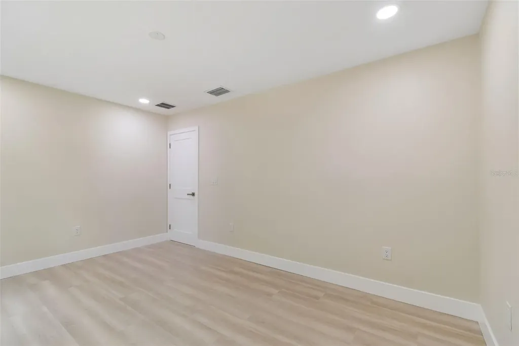 11006 N 61st Street Tampa FL 33617