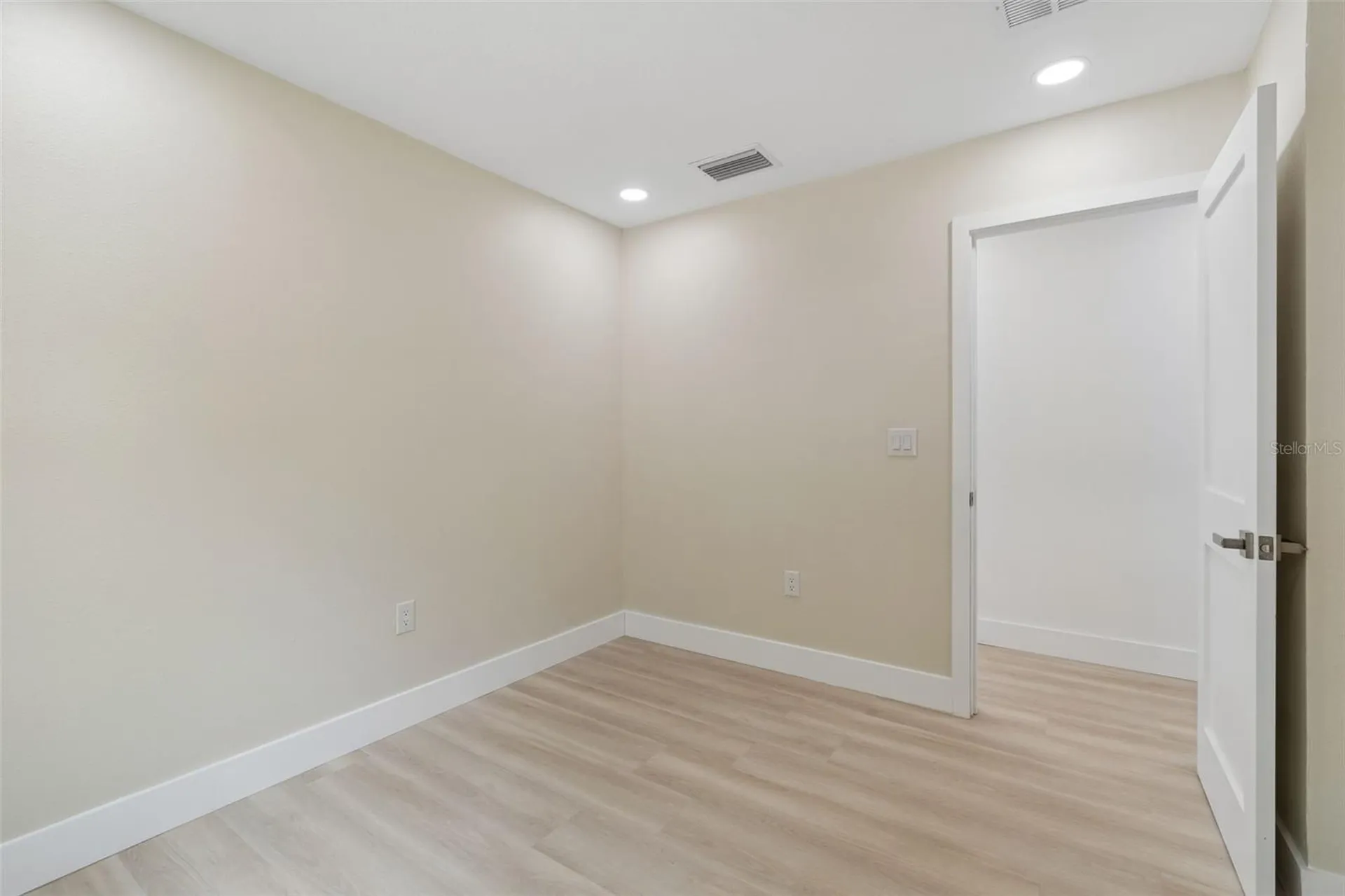 11006 N 61st Street Tampa FL 33617