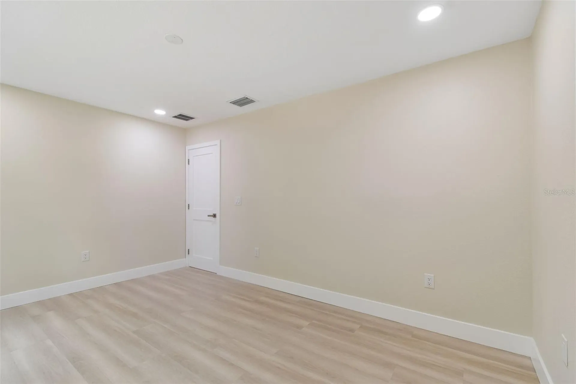 11006 N 61st Street Tampa FL 33617