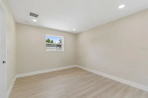 11006 N 61st Street Tampa FL 33617