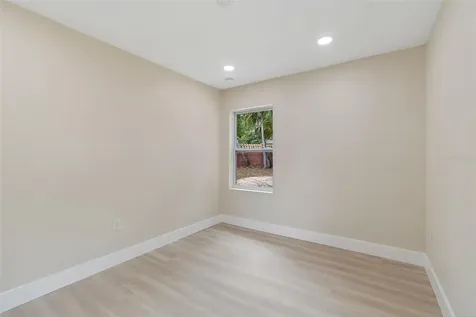 11006 N 61st Street Tampa FL 33617