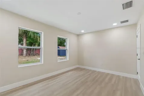 11006 N 61st Street Tampa FL 33617
