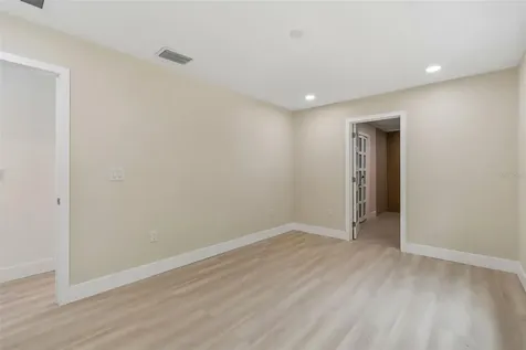 11006 N 61st Street Tampa FL 33617