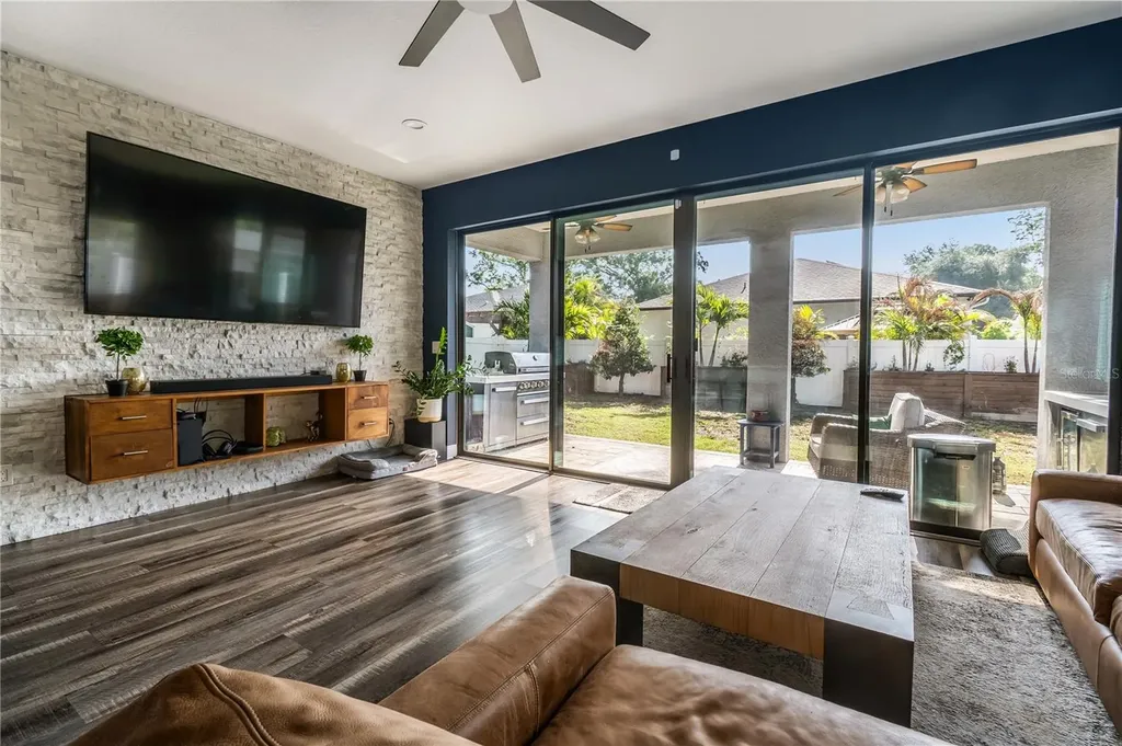 7507 N Dartmouth Avenue Tampa FL 33604