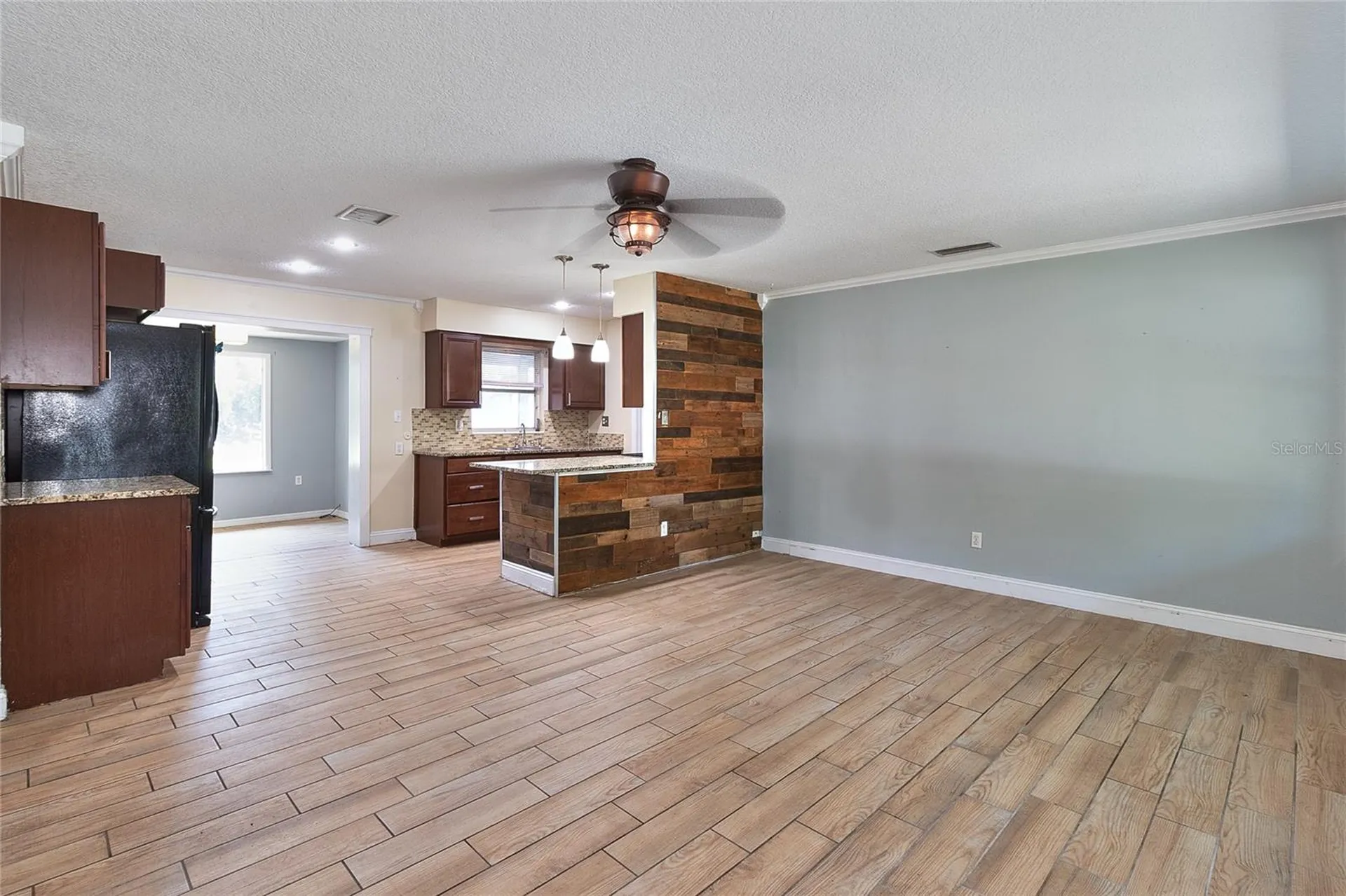831 Lakeside Drive Largo FL 33778