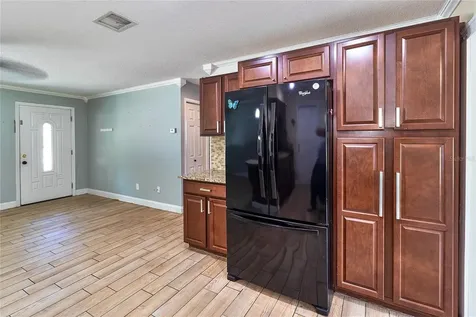 831 Lakeside Drive Largo FL 33778