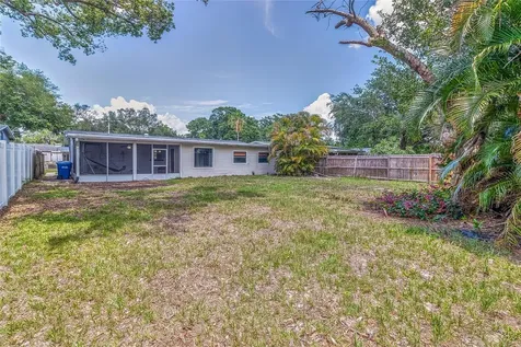 831 Lakeside Drive Largo FL 33778