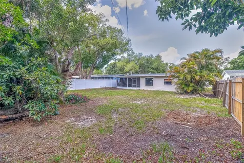 831 Lakeside Drive Largo FL 33778