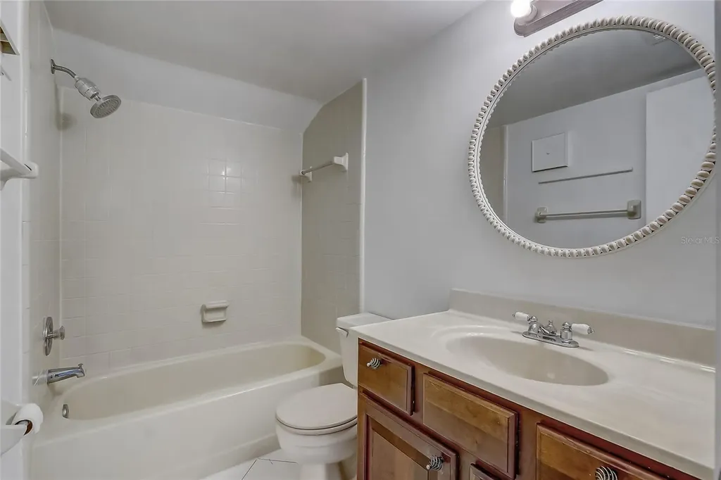 2719 Hunt Club Lane Orlando FL 32826
