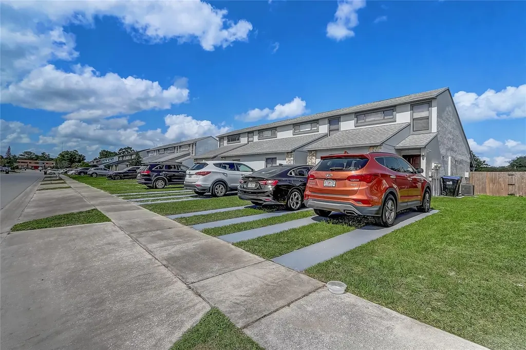 2719 Hunt Club Lane Orlando FL 32826