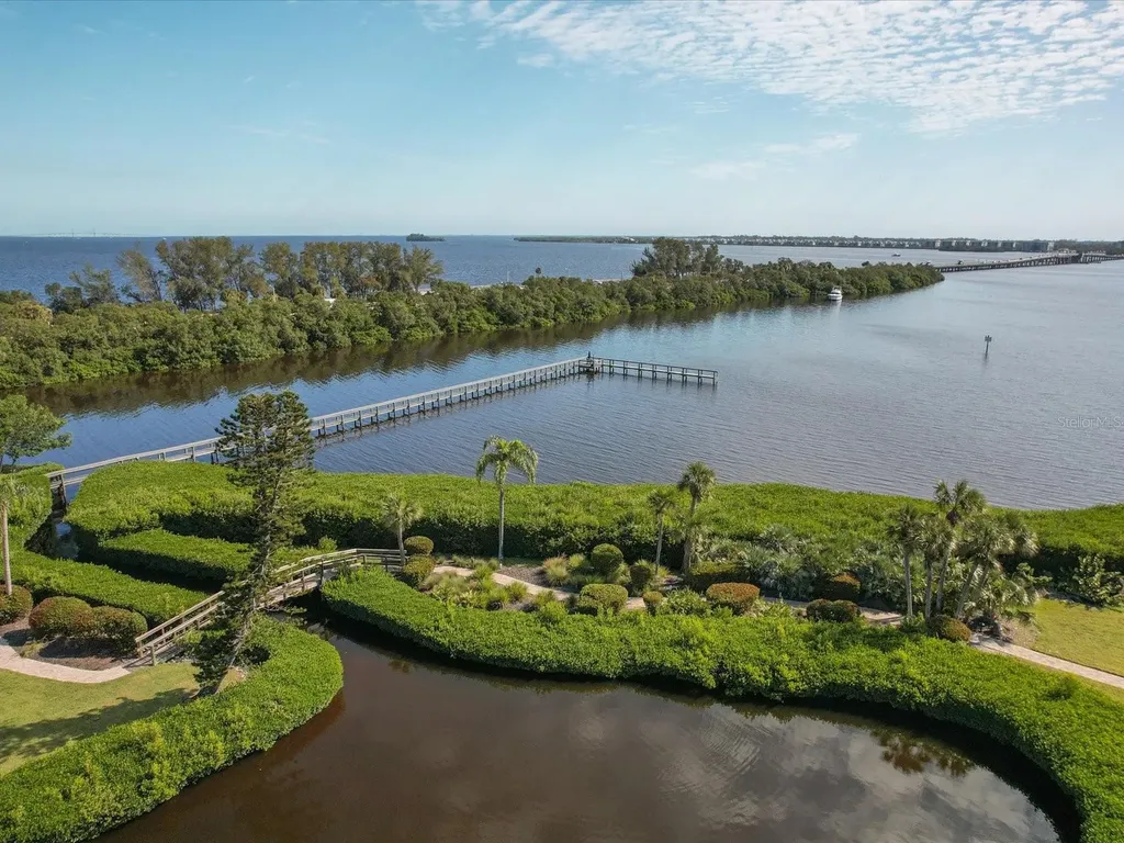 3607 E Bay Drive Holmes Beach FL 34217