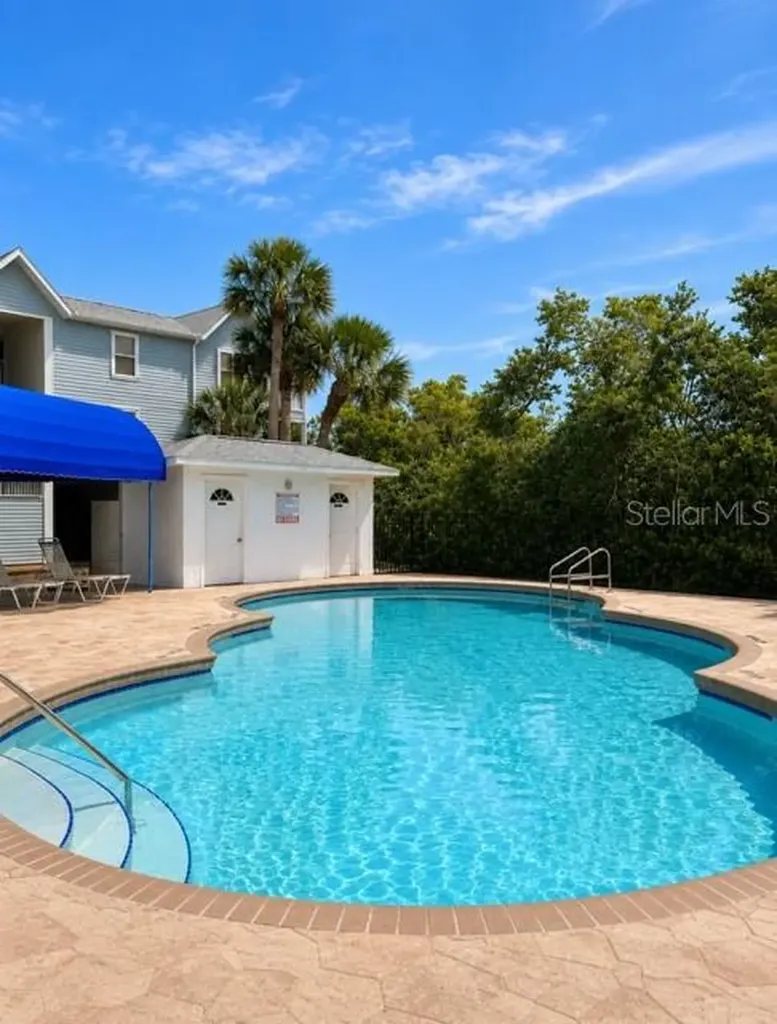 3607 E Bay Drive Holmes Beach FL 34217