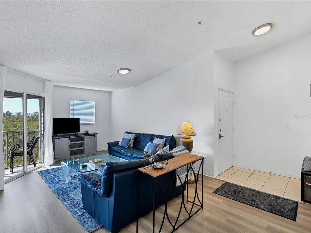 3607 E Bay Drive Holmes Beach FL 34217