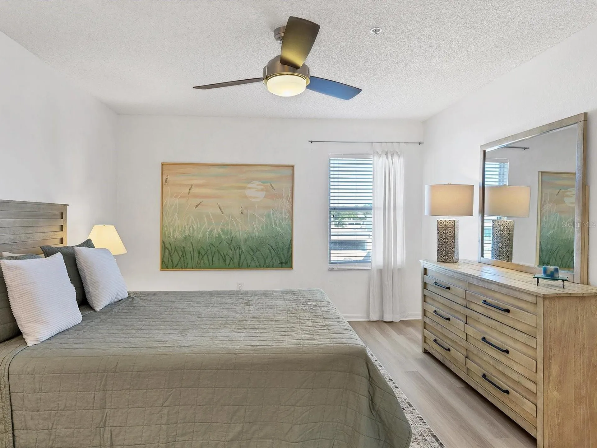 3607 E Bay Drive Holmes Beach FL 34217