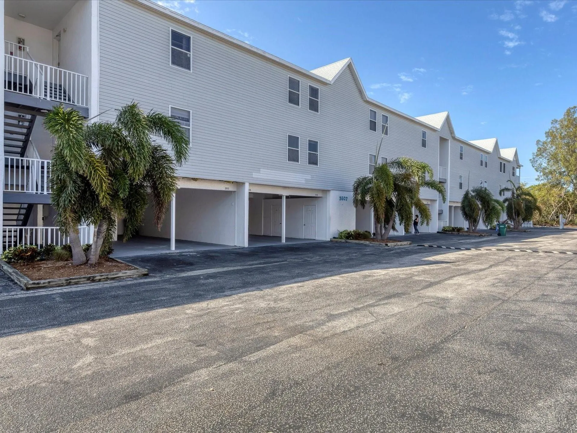 3607 E Bay Drive Holmes Beach FL 34217