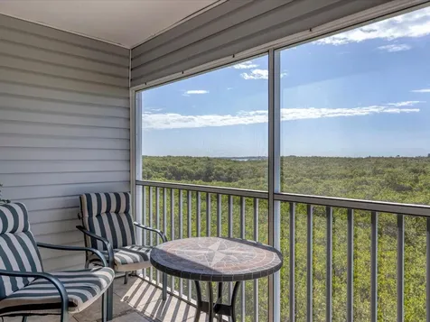 3607 E Bay Drive Holmes Beach FL 34217