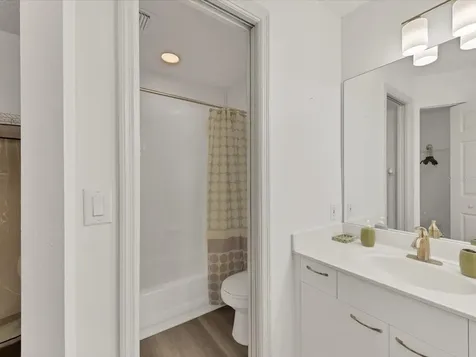 3607 E Bay Drive Holmes Beach FL 34217