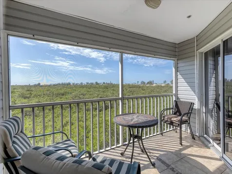 3607 E Bay Drive Holmes Beach FL 34217