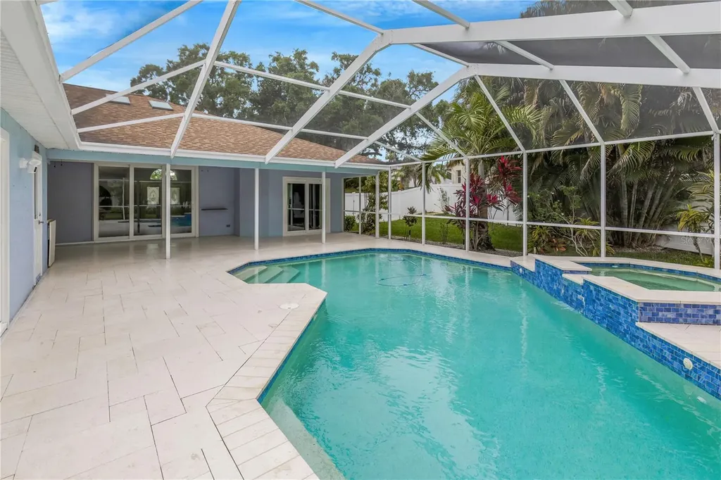 727 Hidden Lake Drive Tarpon Springs FL 34689