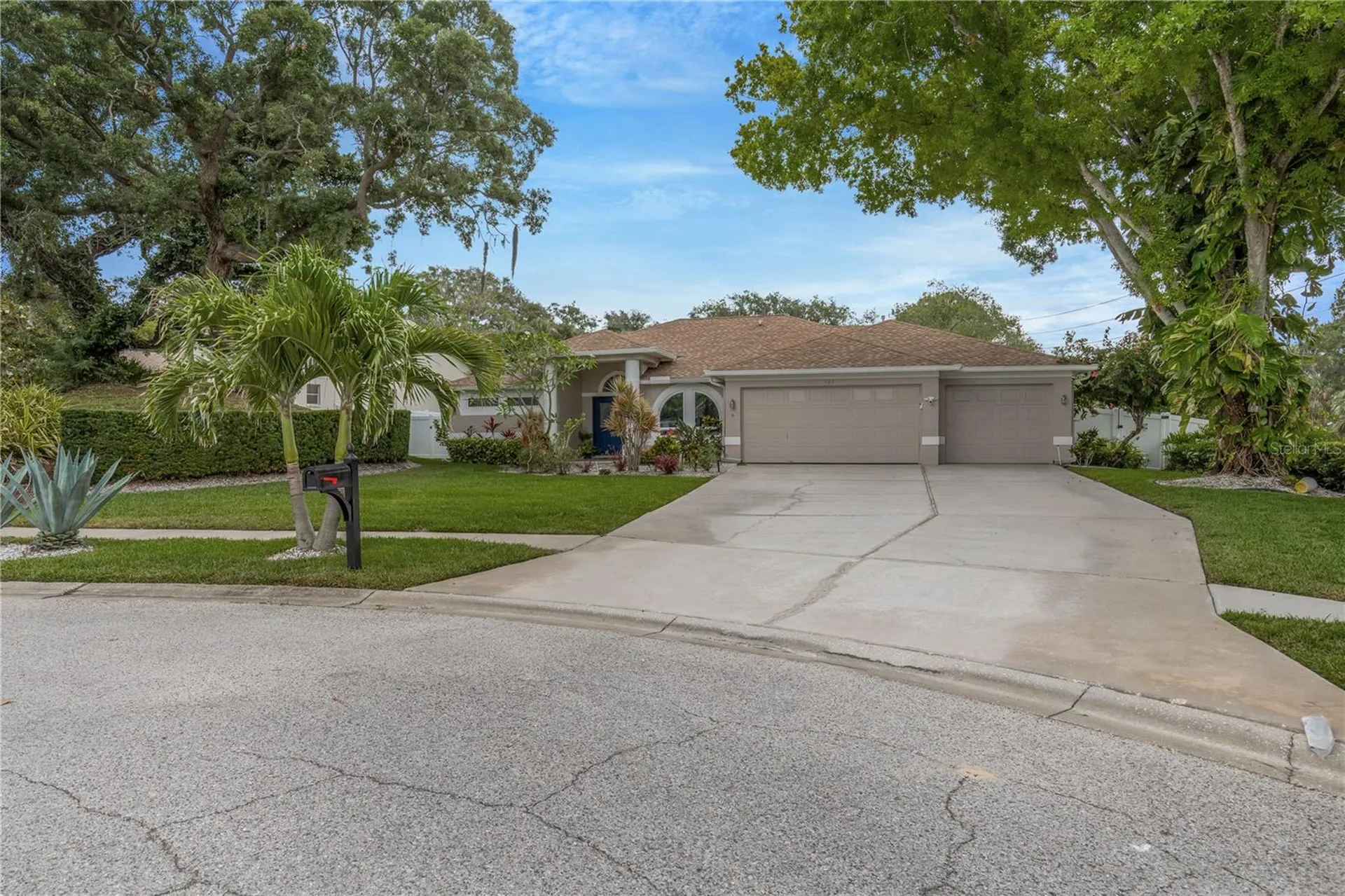 727 Hidden Lake Drive Tarpon Springs FL 34689