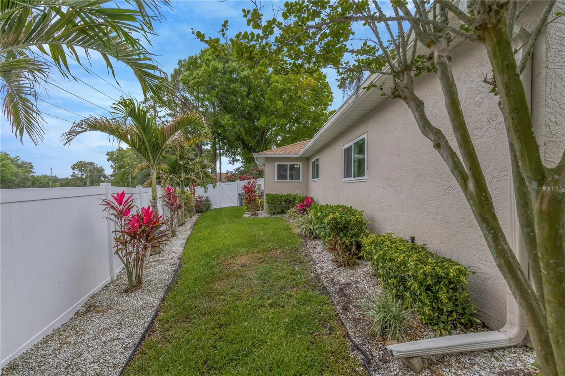 727 Hidden Lake Drive Tarpon Springs FL 34689
