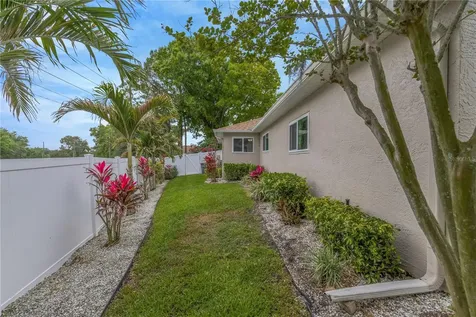 727 Hidden Lake Drive Tarpon Springs FL 34689