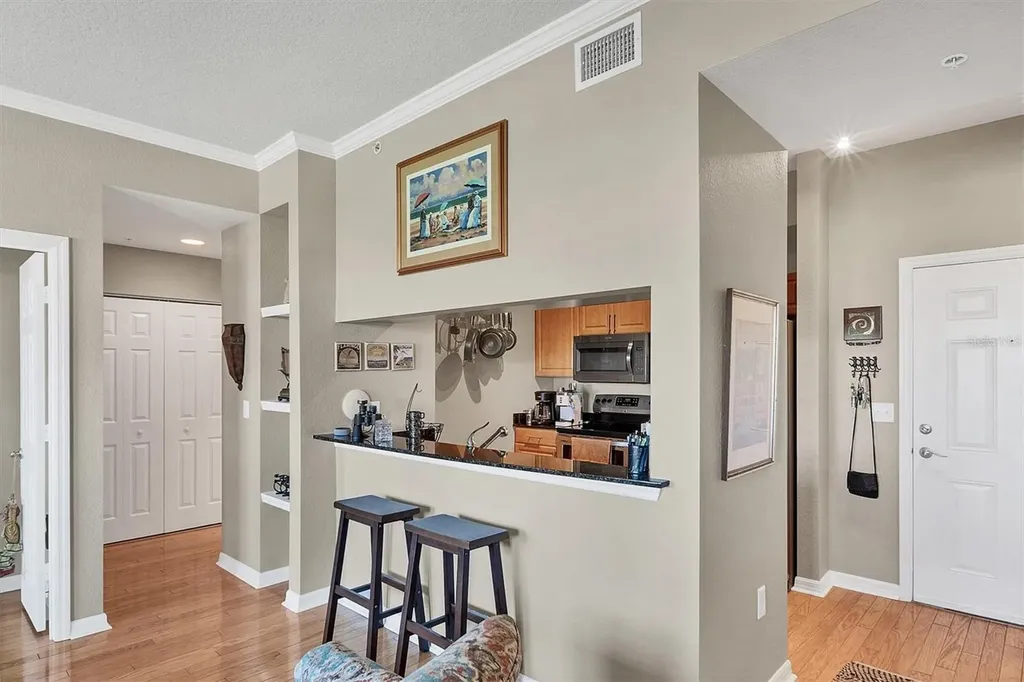 1064 N Tamiami Trail Sarasota FL 34236