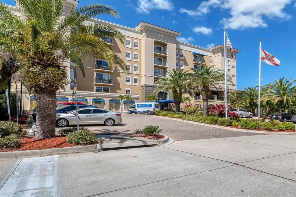 1064 N Tamiami Trail Sarasota FL 34236